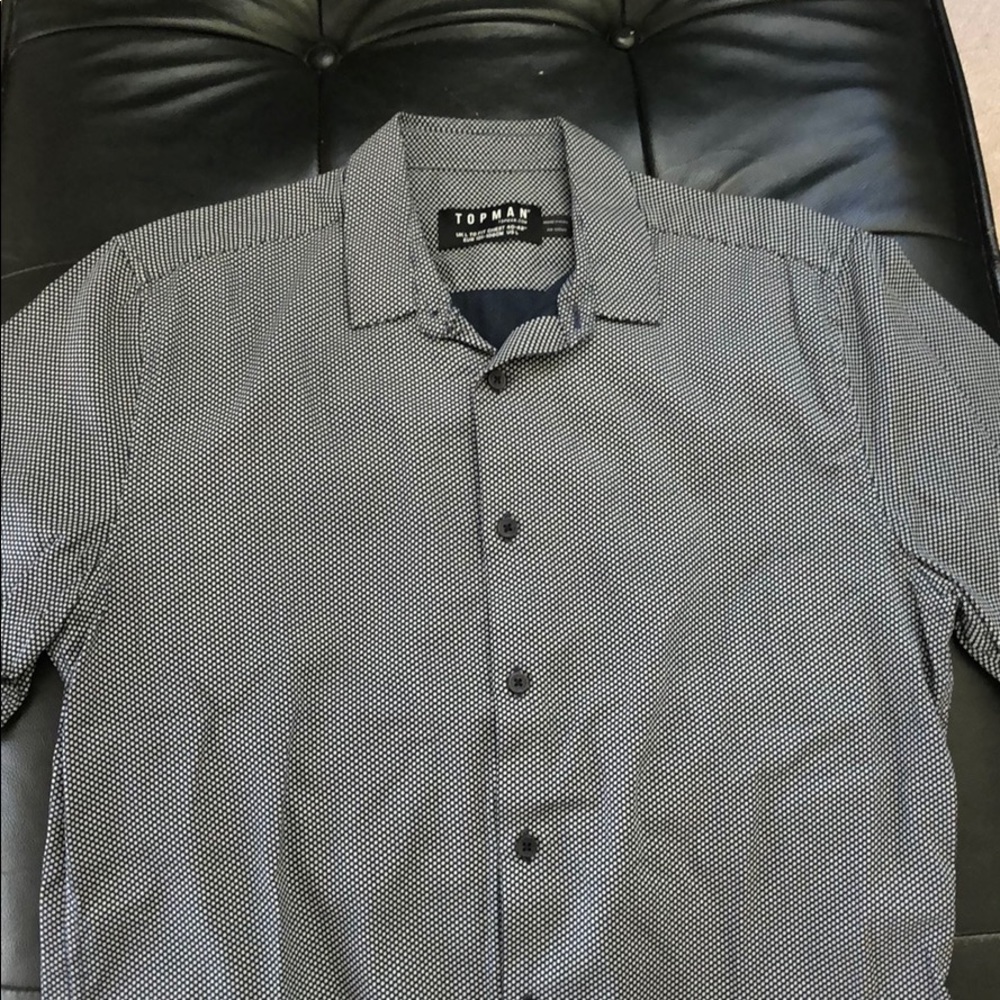Men’s short sleeve button down